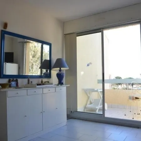 Les Pins 3 *