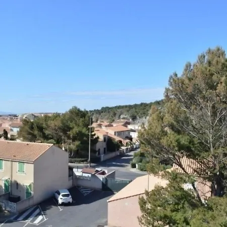 Les Pins 3 *